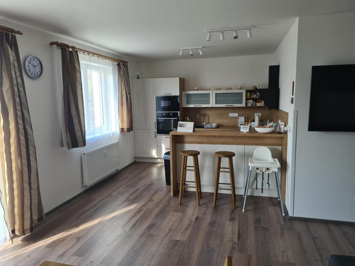 Apartman Kuba Frymburk Exterior foto